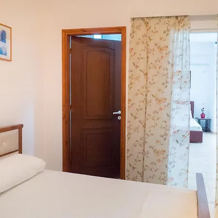 Iraklis Lykokas Pensjonat Himara