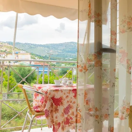 Iraklis Lykokas Guest house Himare
