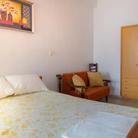 Iraklis Lykokas Guest house Himare