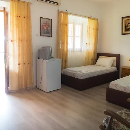 Iraklis Lykokas Guest house *